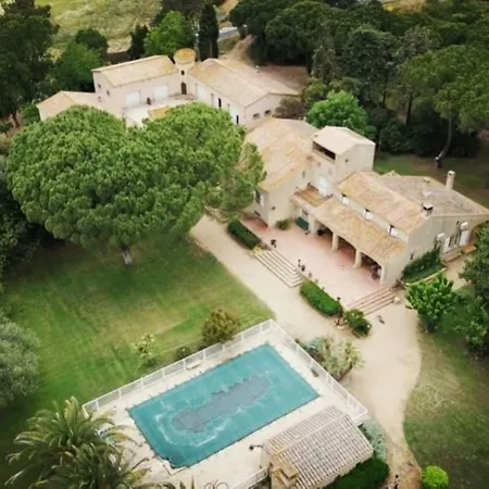 Domaine De Paragual Feriehus *